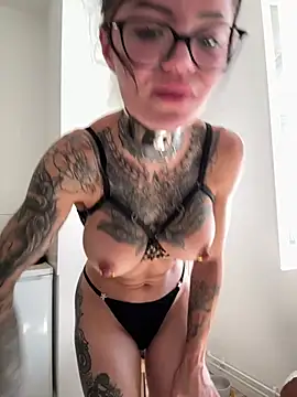 SkinnyLilly লাইভ XXX চ্যাট