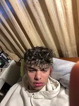 ElMen0r06 Webcam-Show
