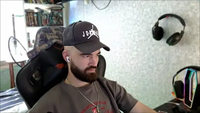 _Serious_Man live XXX chat
