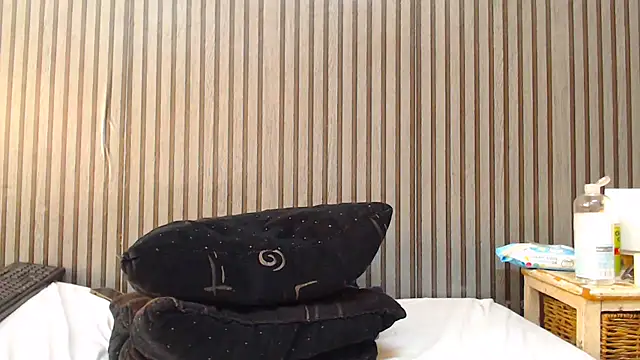 ROYALASS25's Live XXX Chat