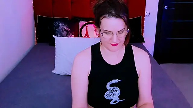 Chat +18 de EvelynPorshe ao vivo