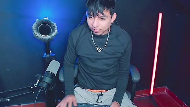 ALPHA_LATINO XXX чат на живо