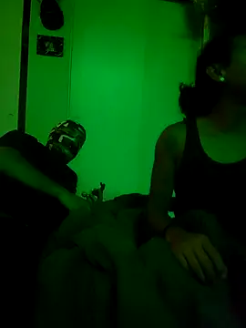 OverhungDevise Show in webcam