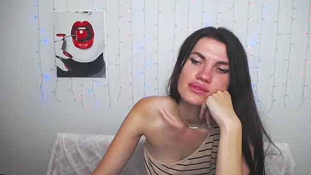 MilaLoona: онлайн-секс-чат