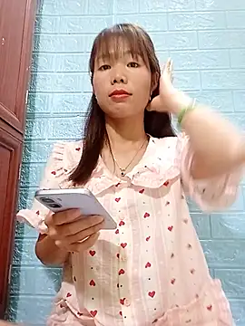 XXX chat uživo modela AmyLinee01