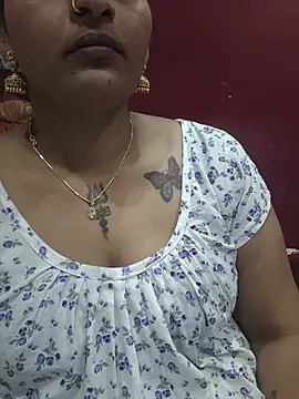Mass_madhu Adlı Modelin Canlı XXX Sohbeti