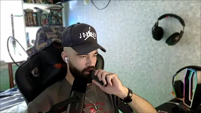 Chat +18 de _Serious_Man ao vivo