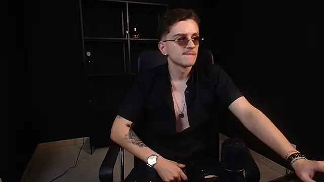 FelixStarkk Adlı Modelin Canlı XXX Sohbeti