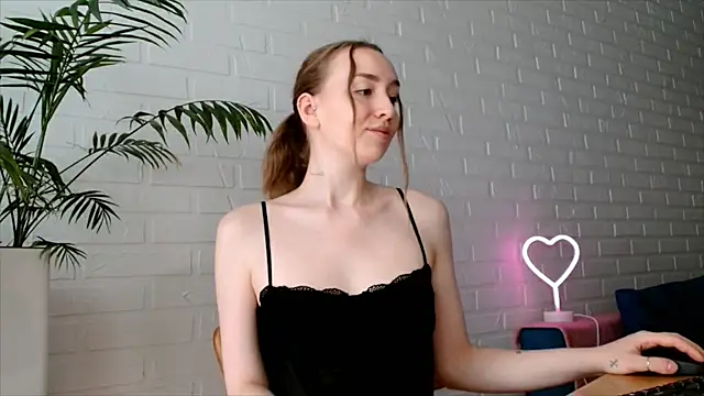 WhitePrincessLuna's Live XXX Chat