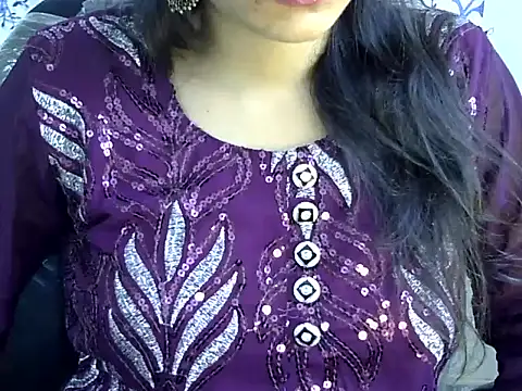 Chat +18 de Neha_Sharma2 ao vivo