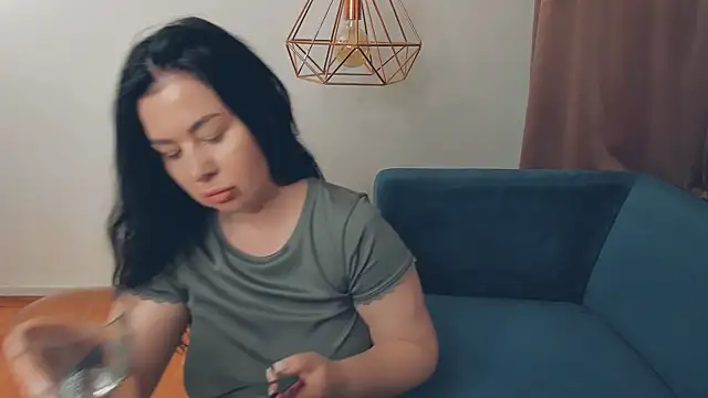 XXX chat uživo modela BrilliantGirll