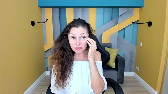 EllaLong's Live XXX Chat
