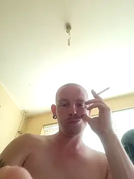 Sembang XXX Secara Langsung piercingpik