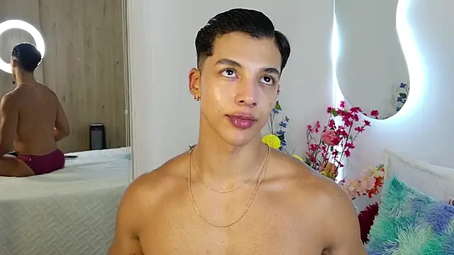 Troye_Williams 现场XXX聊天