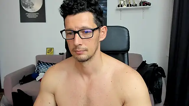 BrutusK08 Chat XXX in diretta