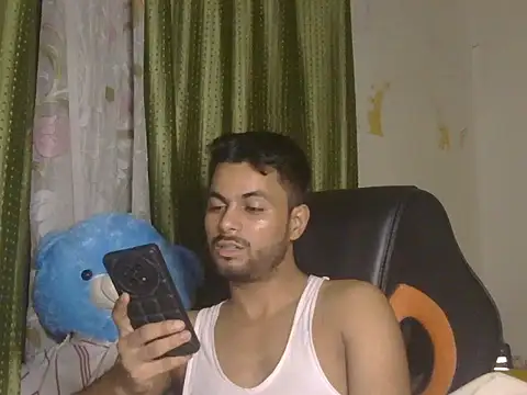 Stubborndesiboy Adlı Modelin Canlı XXX Sohbeti