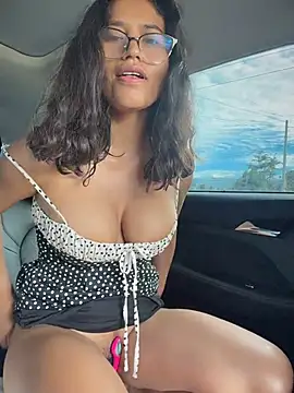 Chat +18 de sexi_noemi ao vivo