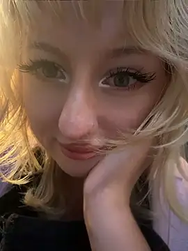 RonnieKiss' Live XXX Chat