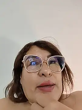 XXX chat uživo modela AlexxiaaMat