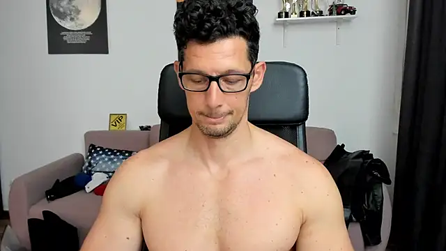 BrutusK08 라이브 XXX 채팅