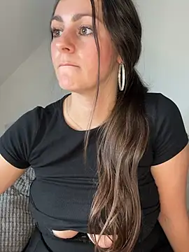 Chat +18 de Loella-Rose ao vivo