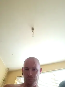 Živý XXX chat piercingpik