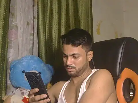 แชท XXX สดของ Stubborndesiboy