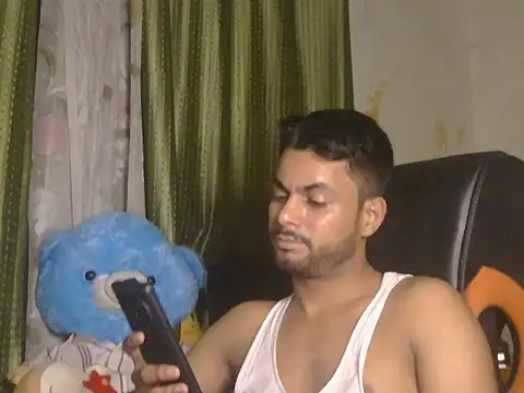 Stubborndesiboy Adlı Modelin Canlı XXX Sohbeti