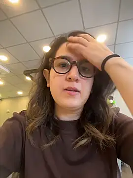 Chat +18 de amooraaamoon ao vivo