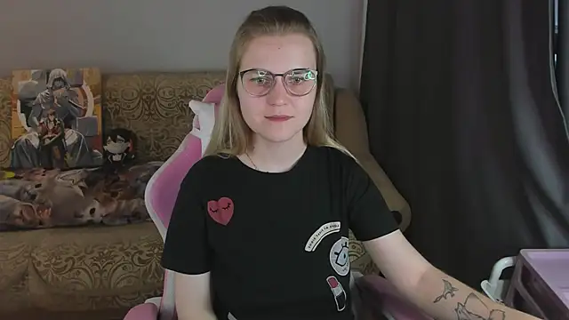 MissBrightShine XXX чат на живо
