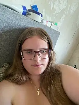 CurvyPaar2 live XXX chat