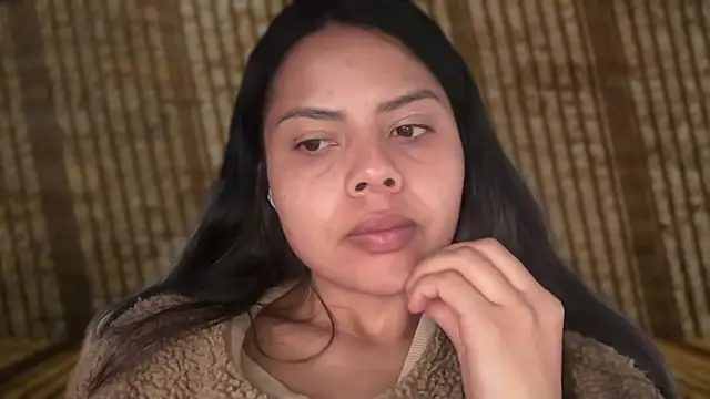 Chat +18 de naughty__alexia ao vivo