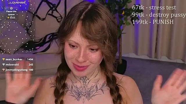 Chat +18 de HeavenSinss ao vivo