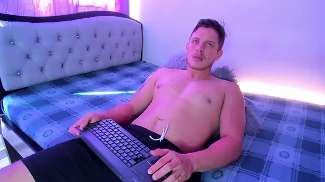 johnycooper08n Live XXX chat