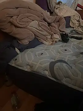 XXX chat uživo modela UnknownCock18