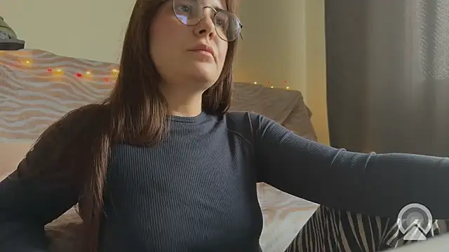 Chat +18 de Feloraa ao vivo