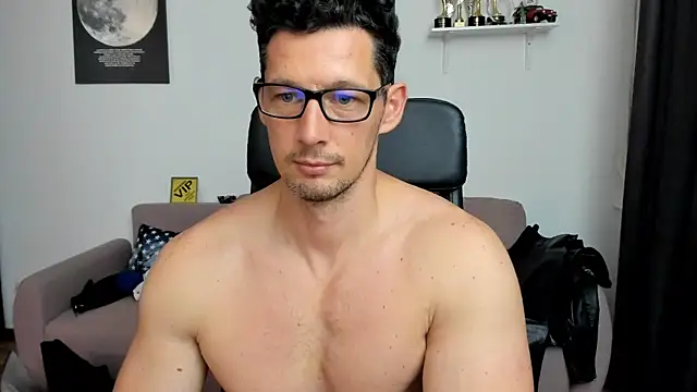 BrutusK08 Webcam show