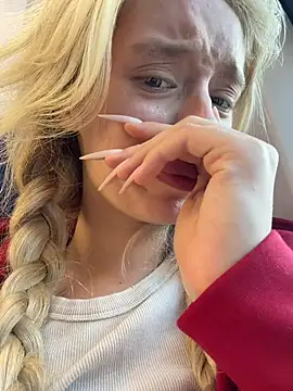 צ'אט XXX בשידור חי של PollyDolly