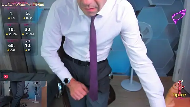 צ'אט XXX בשידור חי של SteveTiger