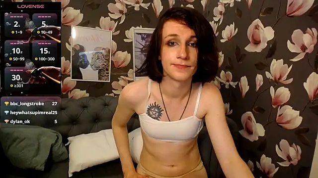 MickeQuinee Live XXX Chat