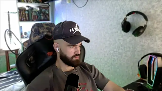 Chatroom XXX en direct de _Serious_Man