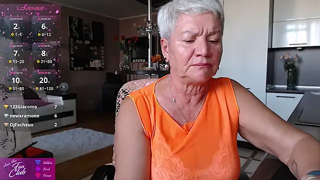 צ'אט XXX בשידור חי של roxana_brooks