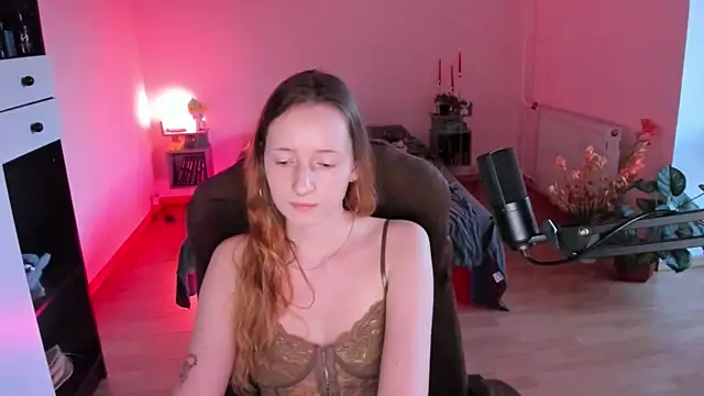 OddlyFamiliar Obrolan Langsung XXX