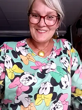 irinamaux live XXX chat
