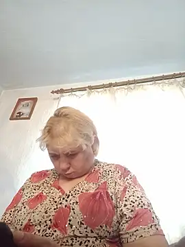 Elena_Beautiful784: онлайн-секс-чат