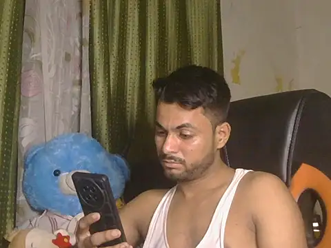 StubborndesiboyのライブXXXチャット