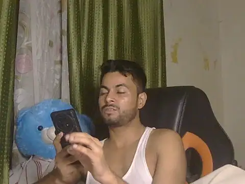 Chat +18 de Stubborndesiboy ao vivo