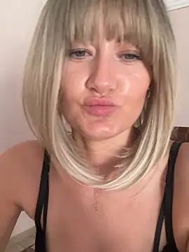 Živý XXX chat LunaFoxs