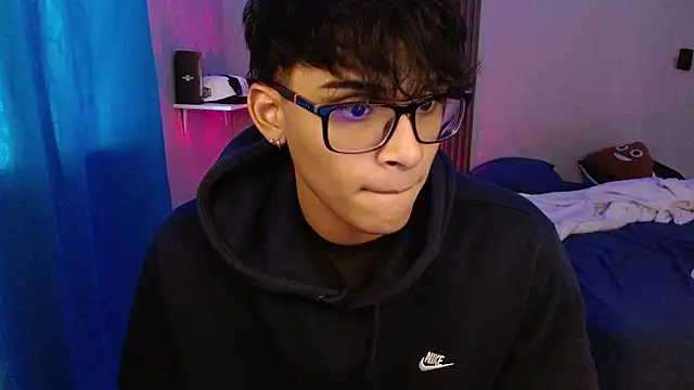 Chat +18 de Mr_yisuzz ao vivo