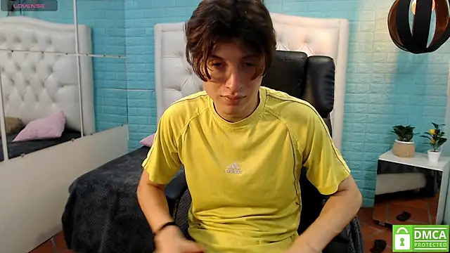 Marcovioletn Live XXX chat